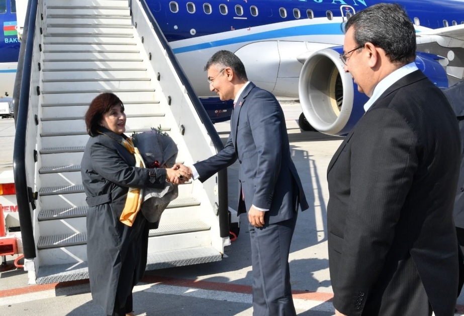 Comienza la visita de trabajo de la presidenta del parlamento azerbaiyano a Grecia
