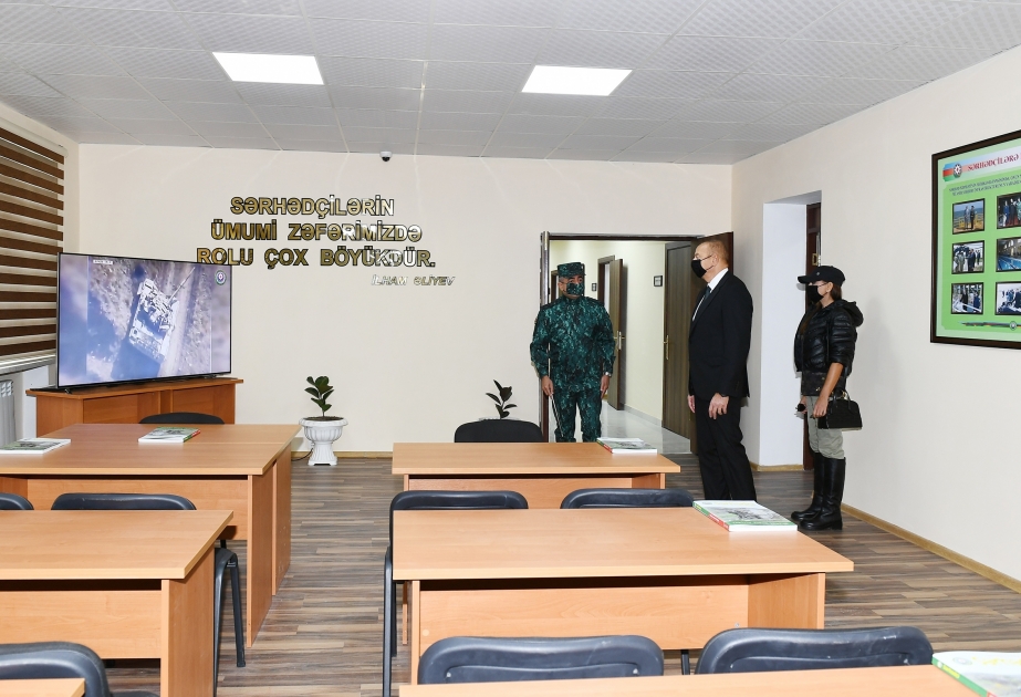 Präsident Ilham Aliyev und First Lady Mehriban Aliyeva machen sich in Zangilan Region mit Truppenteil des Grenzdienstes vertraut VIDEO