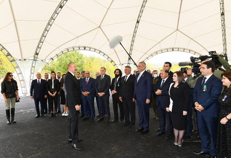 Zangilan: Präsident Ilham Aliyev und First Lady Mehriban Aliyeva treffen sich mit Vertretern der Öffentlichkeit VIDEO