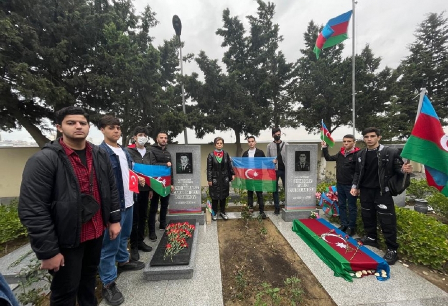AzMİU-nun tələbələri Vətən müharibəsi şəhidlərinin xatirəsini yad ediblər