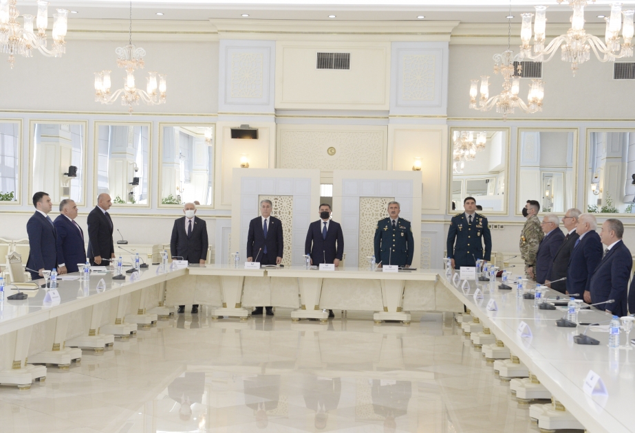 Milli Məclisdə Vətən müharibəsində qazanılan Zəfərin ildönümünə həsr olunan komitə iclası keçirilir