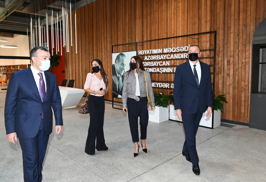 In Baku DOST Zentrum für inklusive Entwicklung und Kreativität eröffnet  Präsident Ilham Aliyev, First Lady Mehriban Aliyeva und ihre Tochter Leyla Aliyeva nehmen an der Eröffnungsveranstaltung teil VIDEO