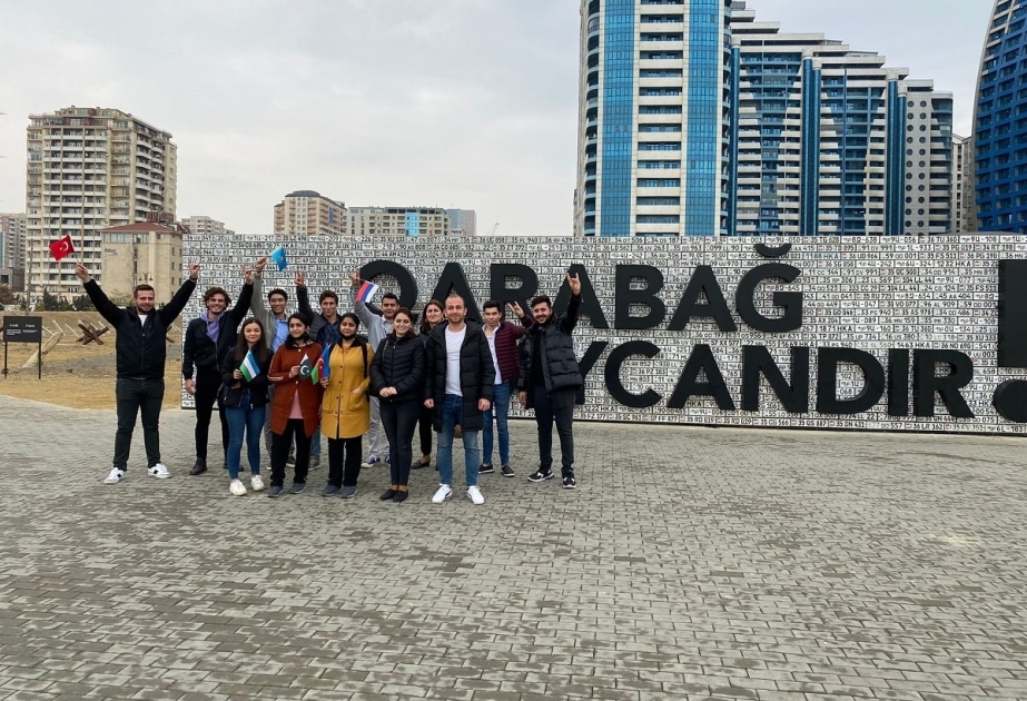 Memarlıq və İnşaat Universitetinin əcnəbi tələbələri Hərbi Qənimətlər Parkında olublar