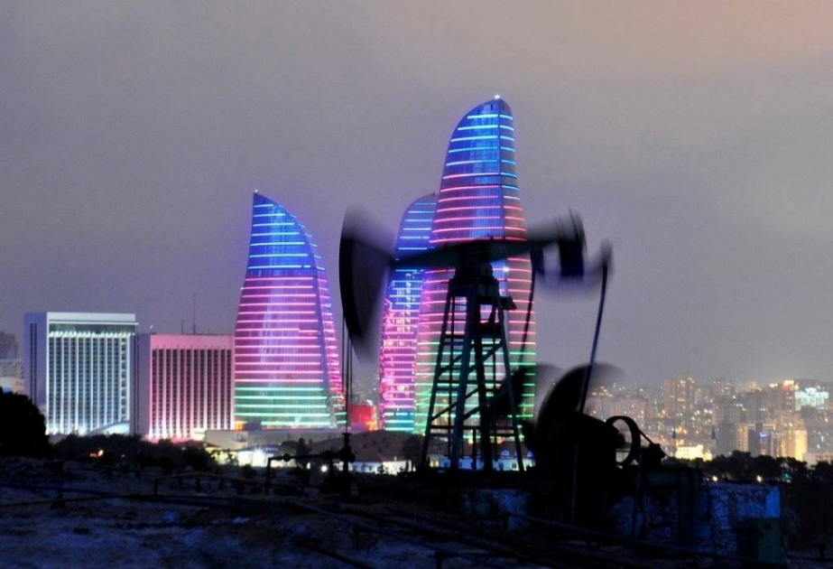 El precio del barril de petróleo de Azerbaiyán supera los 86 dólares