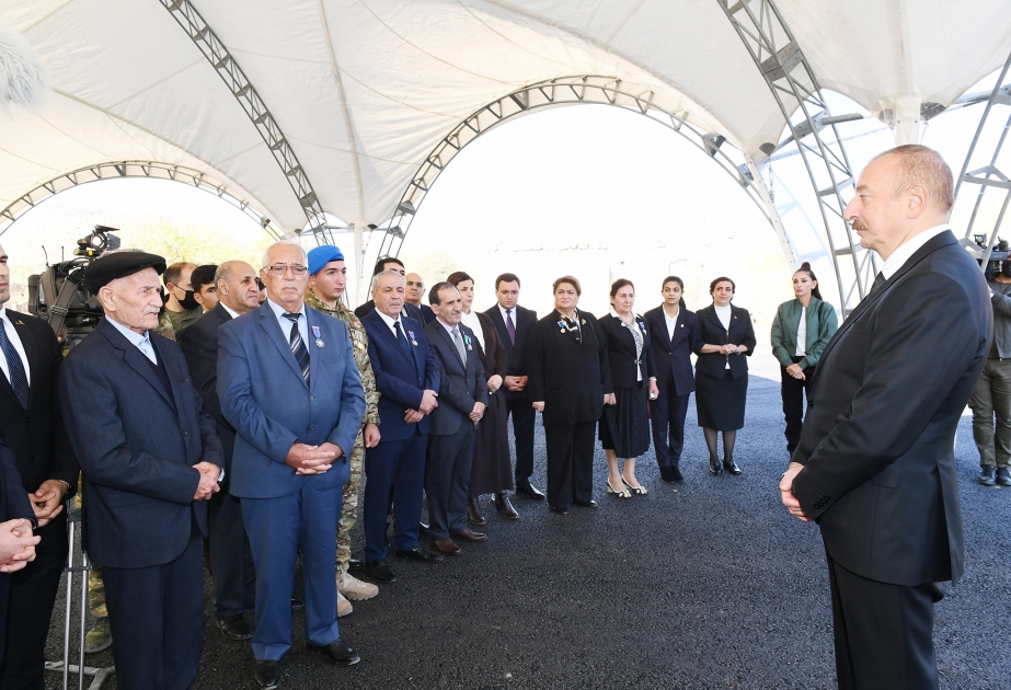 Präsident Ilham Aliyev und First Lady Mehriban Aliyeva zu Besuch in Gubadli Region VIDEO
