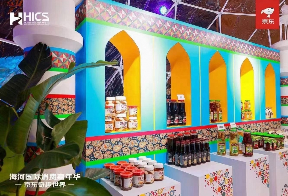 Azerbaiyán presenta sus productos en una exposición y feria china