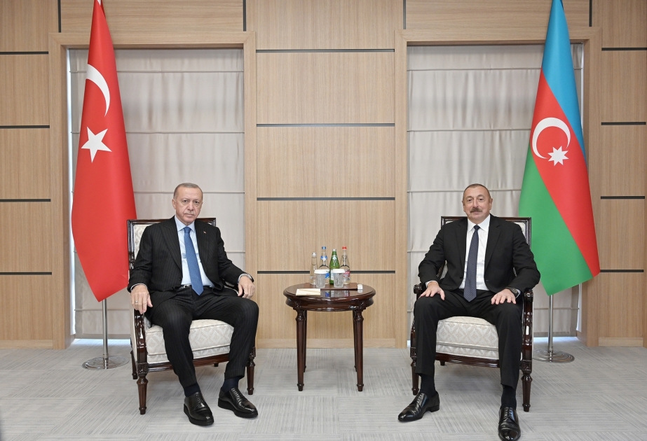 Azerbaijani, Turkish presidents held one-on-one meeting VIDEO