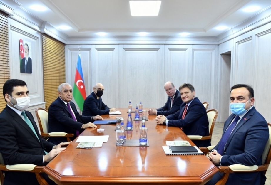 Le Premier ministre Ali Assadov rencontre une délégation du groupe BP