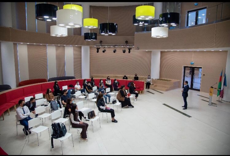 “Dövlət qulluğuna dair qanunvericilik” mövzusunda təlim kursu
