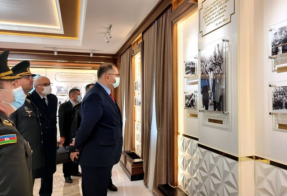 Representantes de la Universidad de Defensa Nacional de Turquía visitan instituciones educativas militares especiales