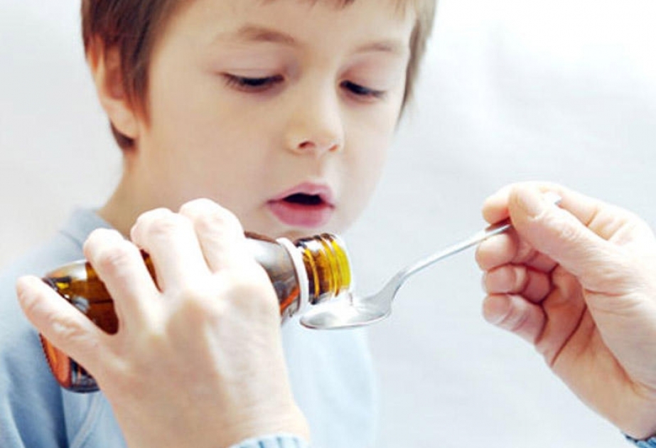 Səhiyyə Nazirliyinin mütəxəssisi: Uşaqlara həkim təyinatı olmadan vitamin qəbul etdirmək müxtəlif fəsadlara səbəb olur