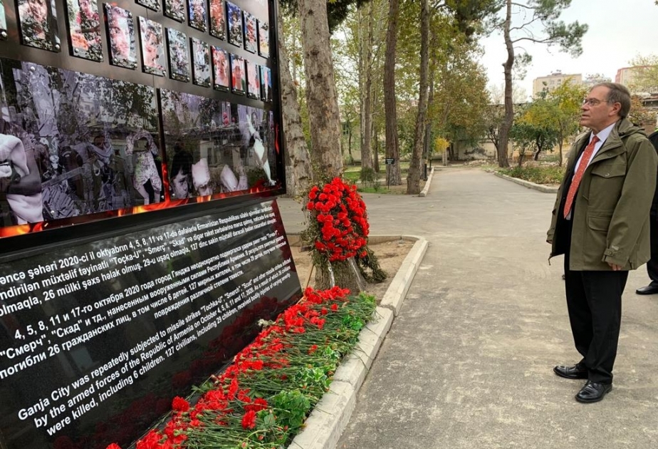 ABŞ səfiri Gəncədə erməni terroru nəticəsində həlak olanların xatirəsini yad edib