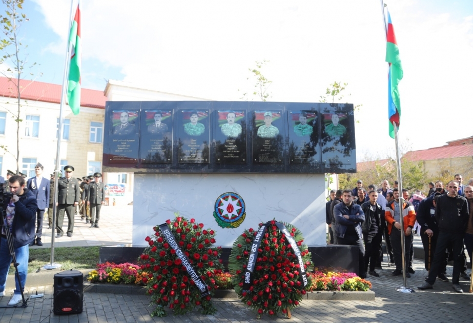 Xətai rayonunda Qarabağ müharibələri şəhidlərinin xatirə lövhəsi açılıb
