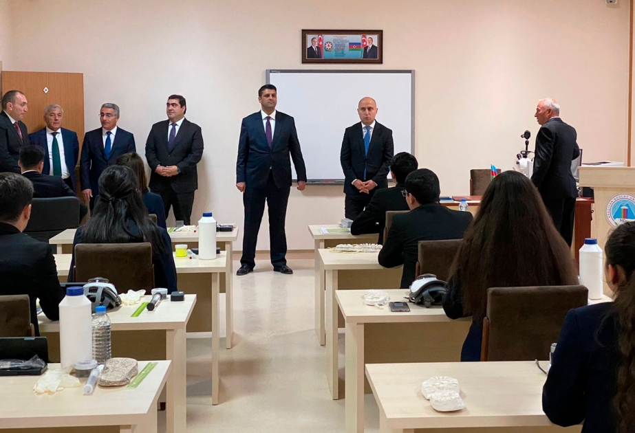 Emin Əmrullayev Naxçıvanın ali təhsil müəssisələrində olub
