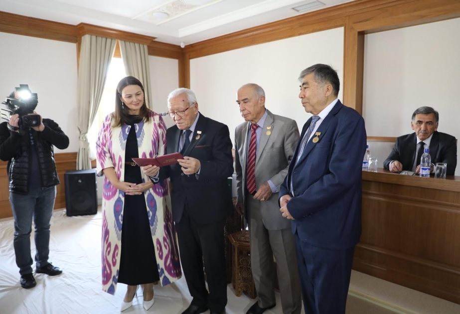 Qənirə Paşayevaya Özbəkistanın “Turan” Akademiyasının fəxri doktoru adı verilib