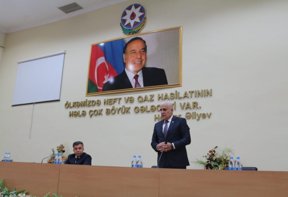 Vüqar Rəhimzadə: Yeni inkişaf konsepsiyası ölkəmizin qarşısında geniş perspektivlər açır