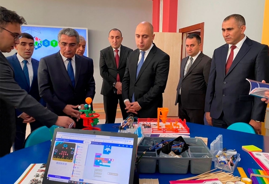 Ministro de Educación de Azerbaiyán visita Najchiván