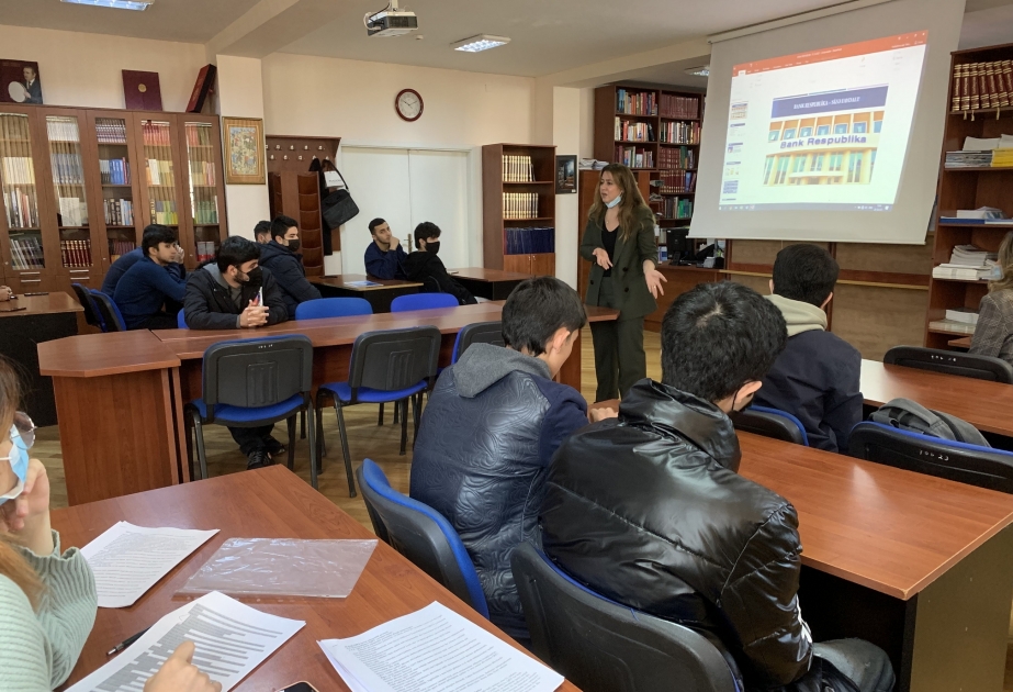 Tələbələr bank və insan resurslarının idarə olunması barədə məlumatlandırılıb