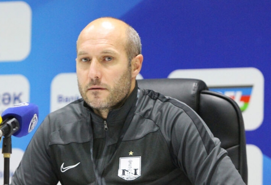 “Neftçi”nin baş məşqçisi: Qarabağ”ın futbolçuları əllərinə düşən fürsətlərdən yararlandılar