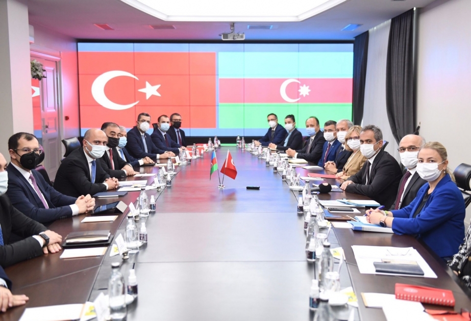 Azərbaycan Təhsil Nazirliyinin nümayəndə heyəti Türkiyədə səfərdədir