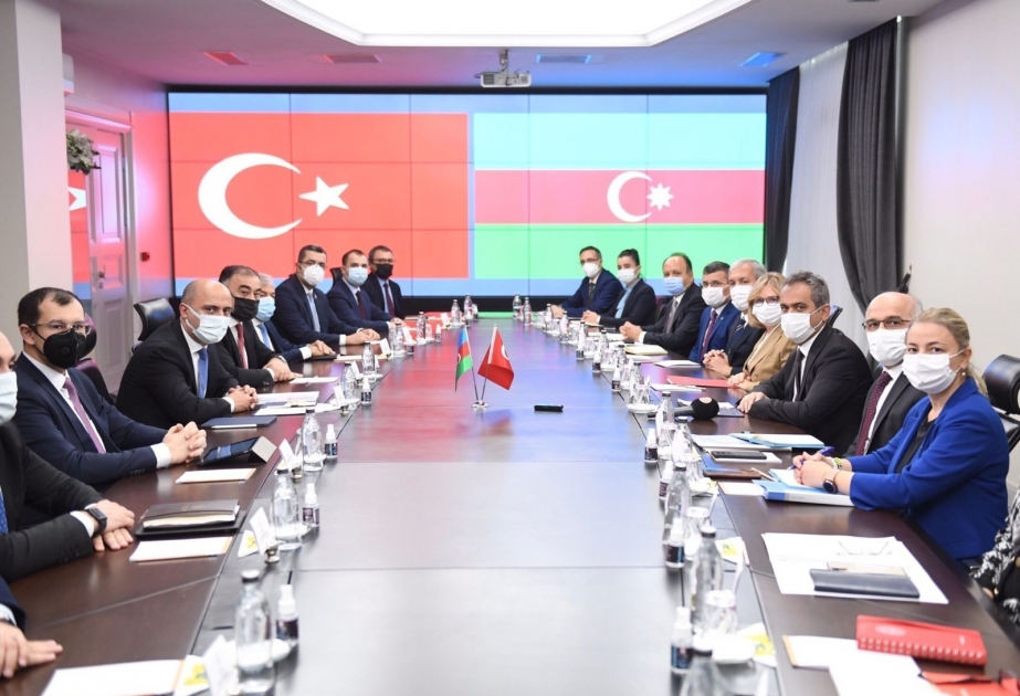 Ministro de Educación de Azerbaiyán se encuentra de visita en Turquía