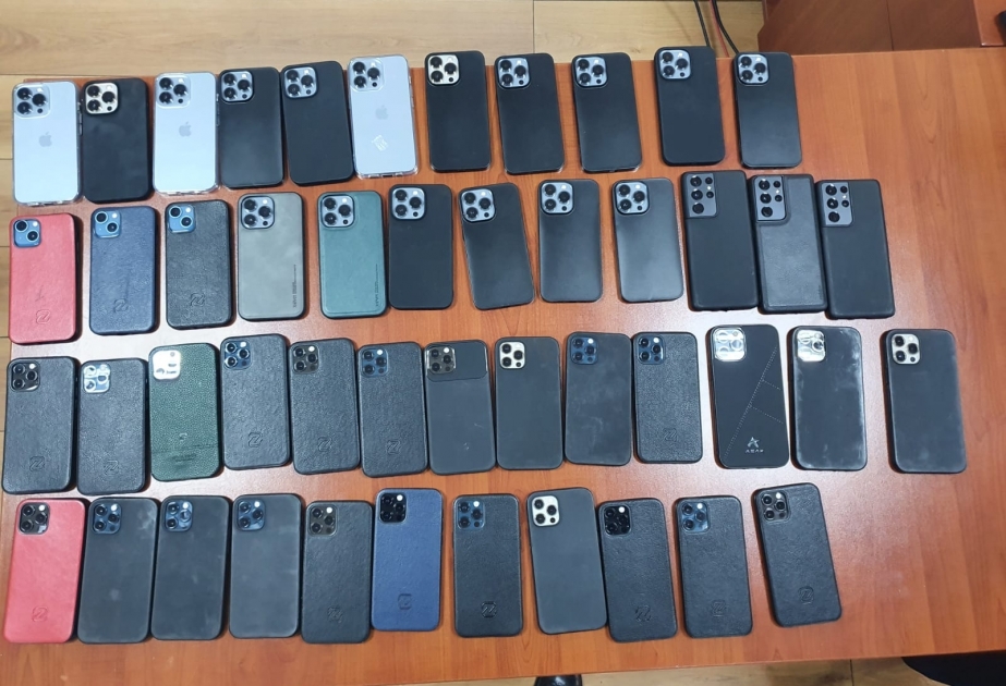 Gömrük nəzarətindən gizlədilən mobil telefonlar aşkarlanıb