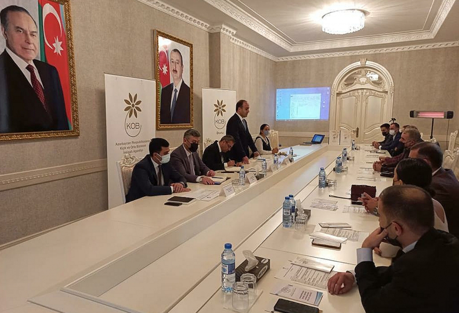 Tekstil sahəsində fəaliyyət göstərən sahibkarlarla müzakirələr aparılıb