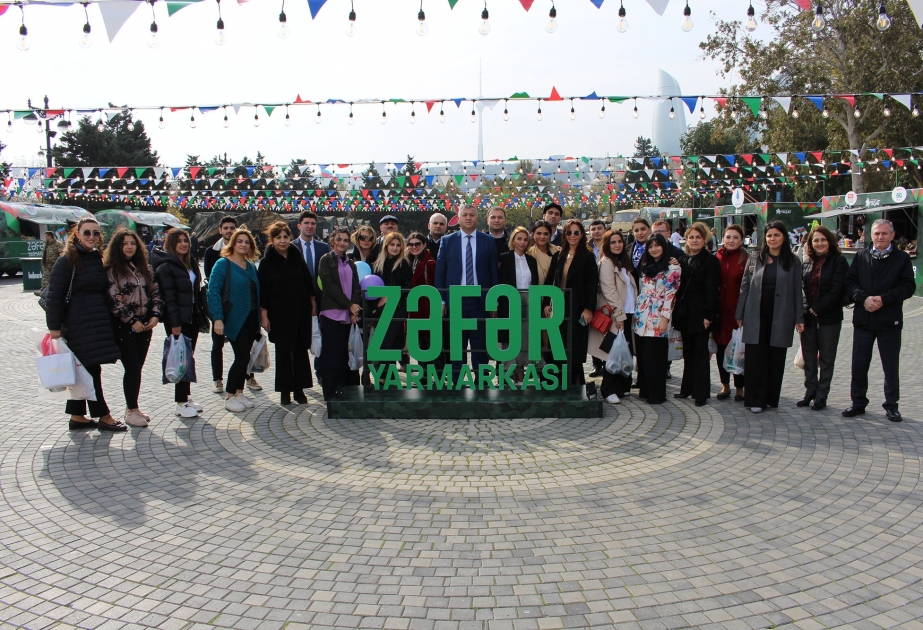 Auditorlar Palatasının kollektivi “Zəfər” yarmarkasında iştirak edib