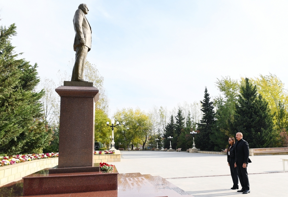Le président Ilham Aliyev et son épouse Mehriban Aliyeva effectuent une visite dans la région de Chamakhy VIDEO