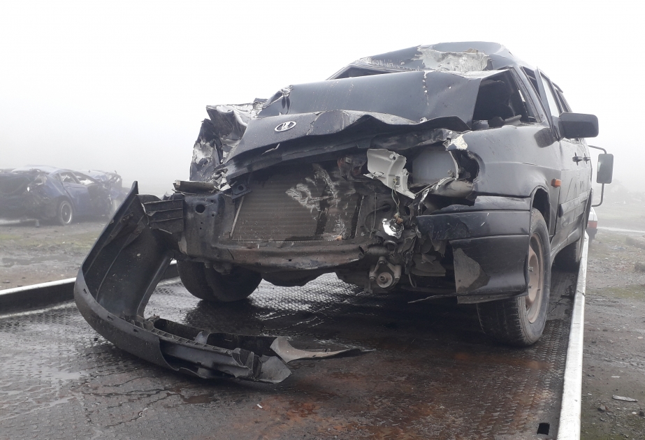 Kürdəmirdə yol qəzası baş verib, 2 nəfər xəsarət alıb