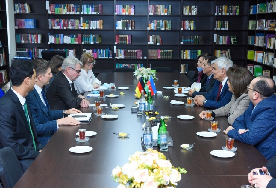ADU-da Almaniya Bundestaqının Beynəlxalq təqaüd proqramının təqdimatı olub