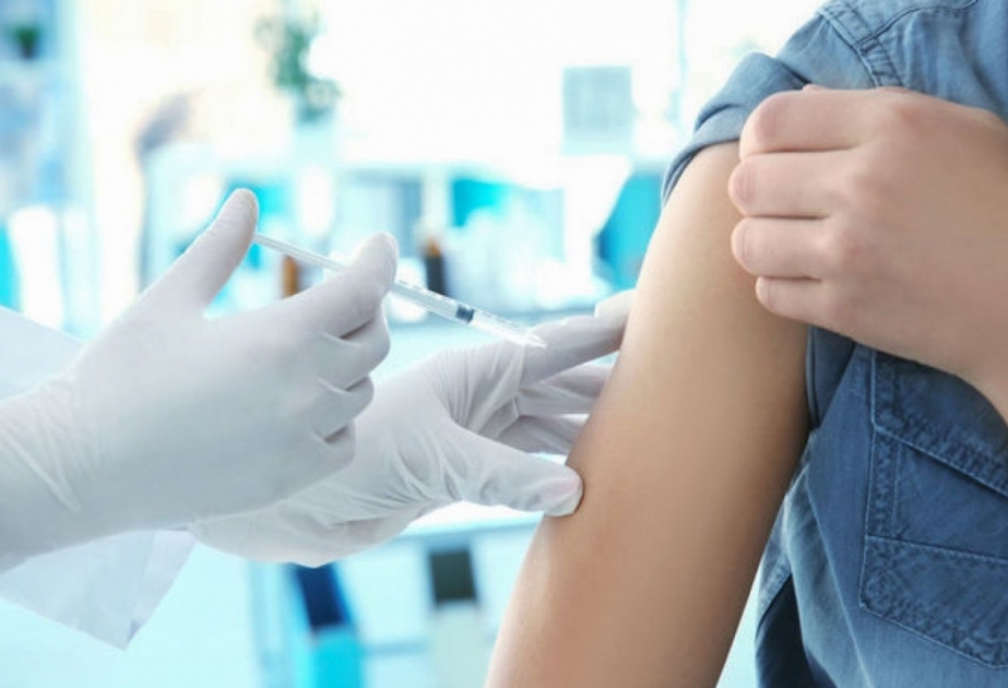 В Азербайджане от COVID-19 вакцинированы 439 подростков
