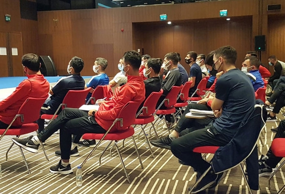 Azərbaycanlı futbol hakimləri İstanbulda seminarda iştirak edirlər
