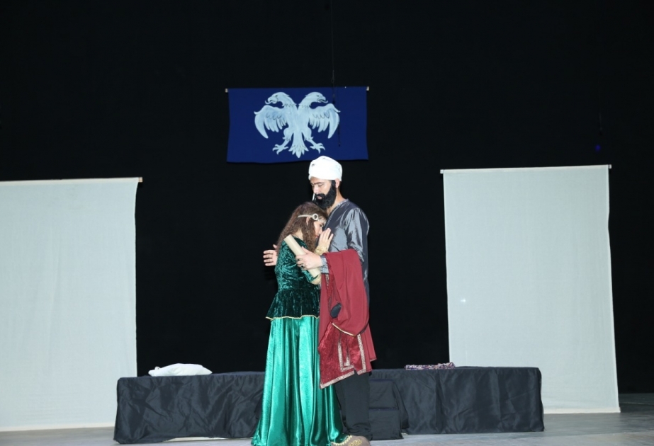 “Xəmsə və yaxud könüllər mülkünün sultanı” tamaşası nümayiş edilib