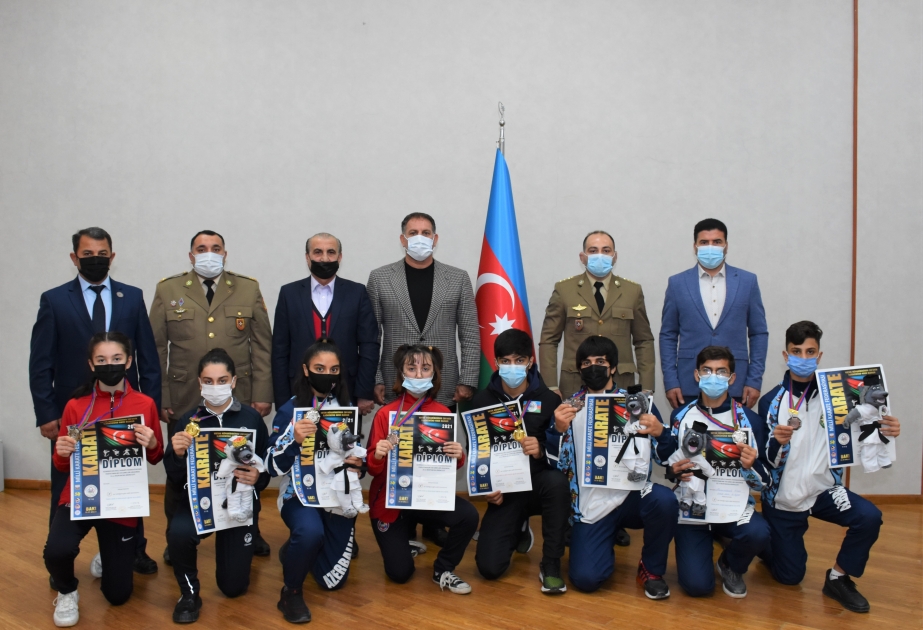 FHN-in karate üzrə respublika çempionatında uğurla çıxış edən komandasının üzvləri ilə görüş keçirilib