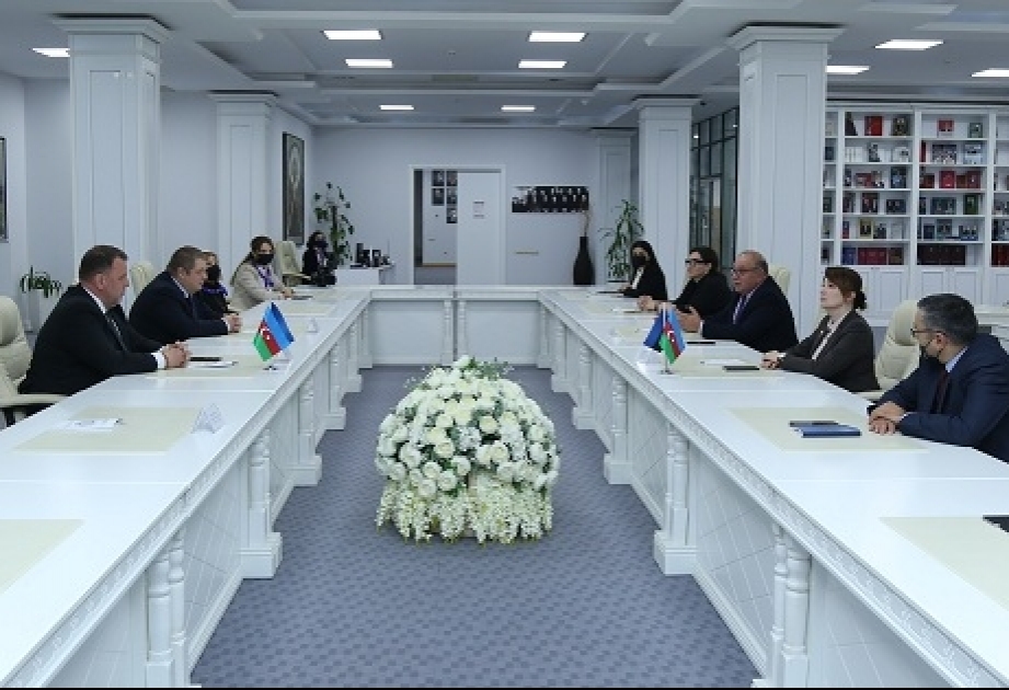 Estoniya-Azərbaycan parlamentlərarası dostluq qrupu Mərkəzi Elmi Kitabxanada olub