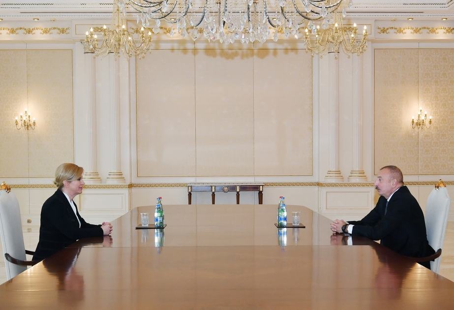 Präsident Ilham Aliyev empfängt ehemalige kroatische Präsidentin Kolinda Grabar-Kitarović VIDEO