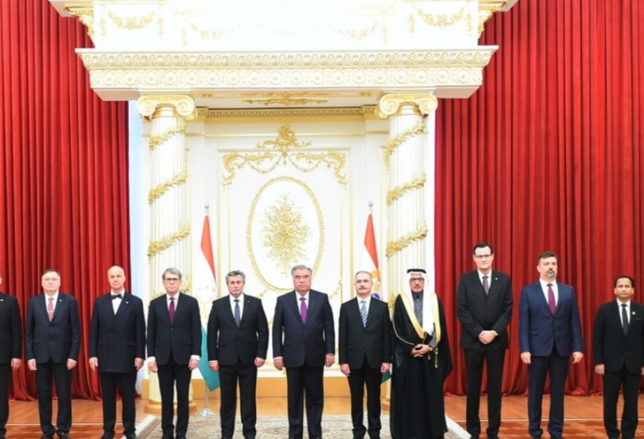 Azərbaycanın Tacikistandakı səfiri etimadnaməsini bu ölkənin Prezidentinə təqdim edib