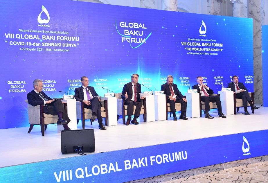 На VIII Глобальном Бакинском форуме обсуждается тема «Новая мировая экономика»