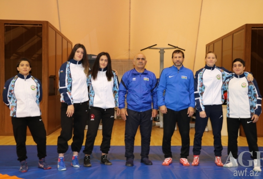 Üç qadın güləşçimiz U-23 dünya çempionatında çıxış edib