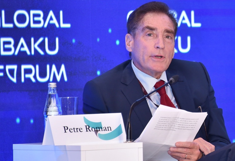 Petre Roman: "Confío en que los planes de restauración de los territorios liberados se apliquen plenamente"