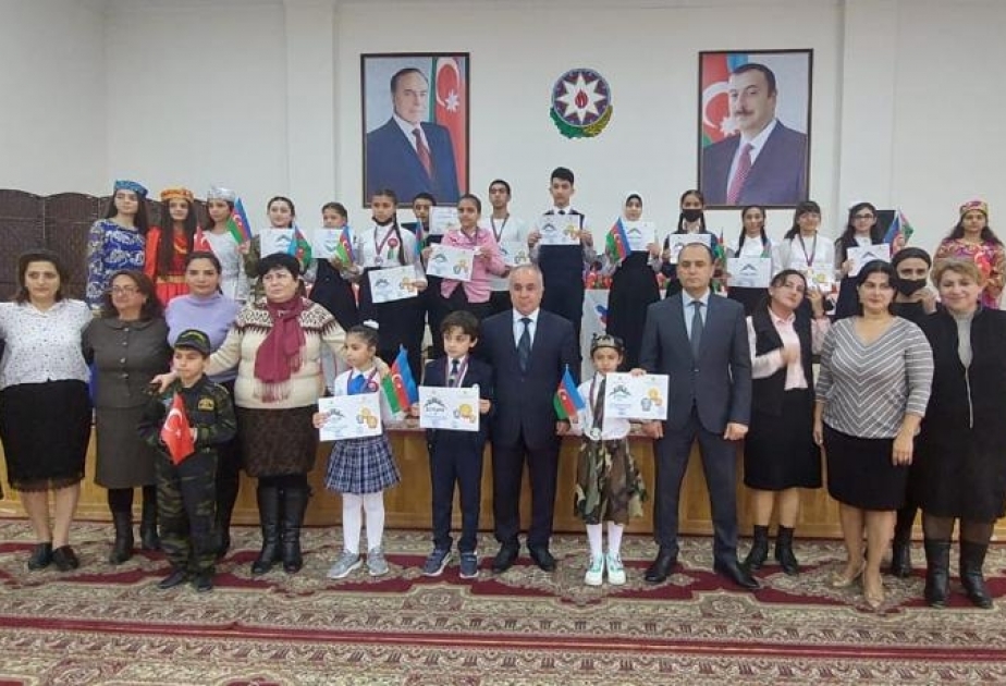 Dövlət Bayrağı Gününə həsr olunan şeir müsabiqəsinin qalibləri mükafatlandırılıb