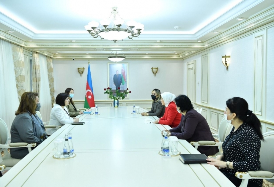 Presidenta de Milli Majlis se reúne con diputadas de la Gran Asamblea Nacional de Turquía