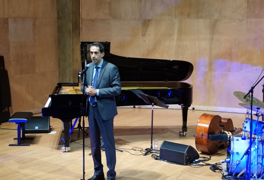 Parisdə 8 Noyabr - Zəfər Günü konsert proqramı ilə qeyd edilib VİDEO