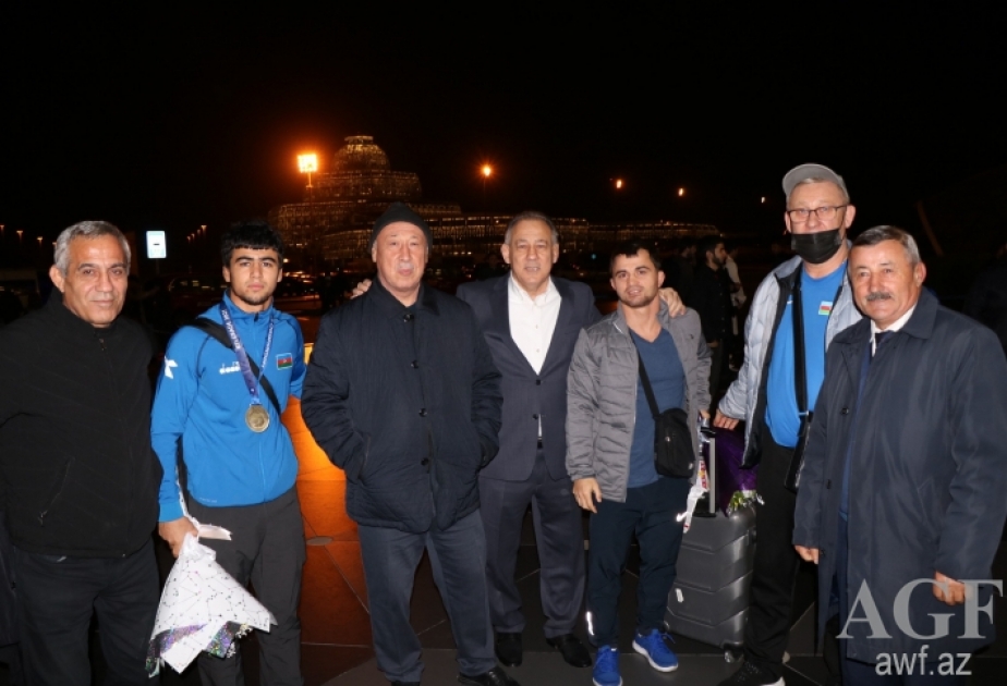 U-23 dünya çempionatında uğurla çıxış edən yunan-Roma güləşçilərimiz Vətənə qayıdıblar