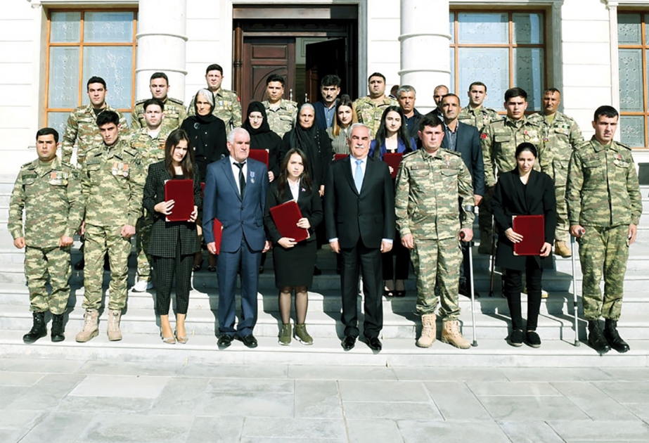 Naxçıvanda Vətən müharibəsi şəhidlərinin ailələrinə və qazilərə mənzillər və avtomobillər təqdim olunub