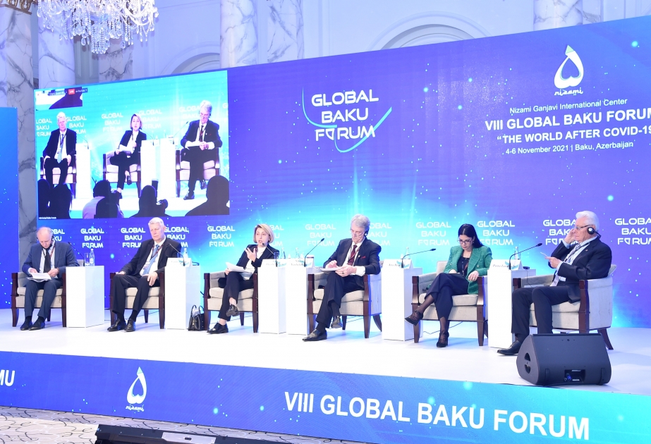 VIII Bakı Qlobal Forumu çərçivəsində "Şərq Tərəfdaşlığı proqramı: potensialı nədir?" mövzusunda müzakirələr aparılıb VİDEO