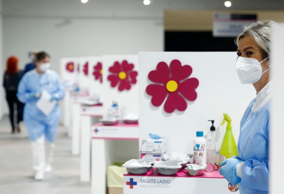 İtaliyada 2 milyondan çox insana üçüncü doza peyvənd vurulub