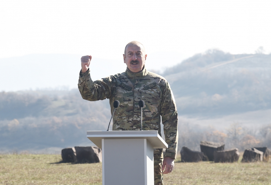El Presidente de Azerbaiyán, Comandante en Jefe de las Fuerzas Armadas se dirigió a los militares en Shusha