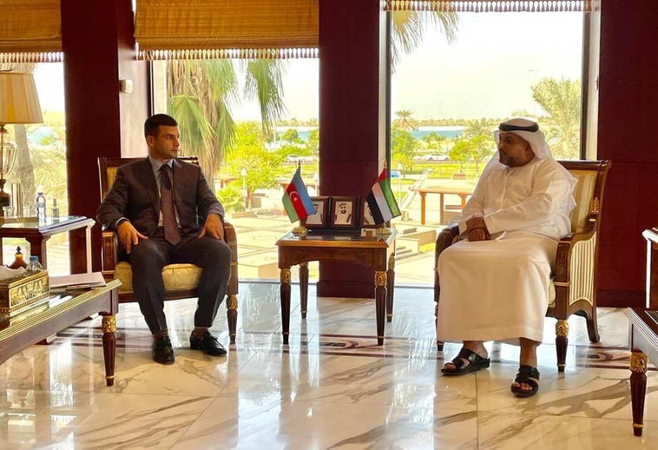 أذربيجان والامارات العربية المتحدة تناقشان تنظيم بعثات تجارية